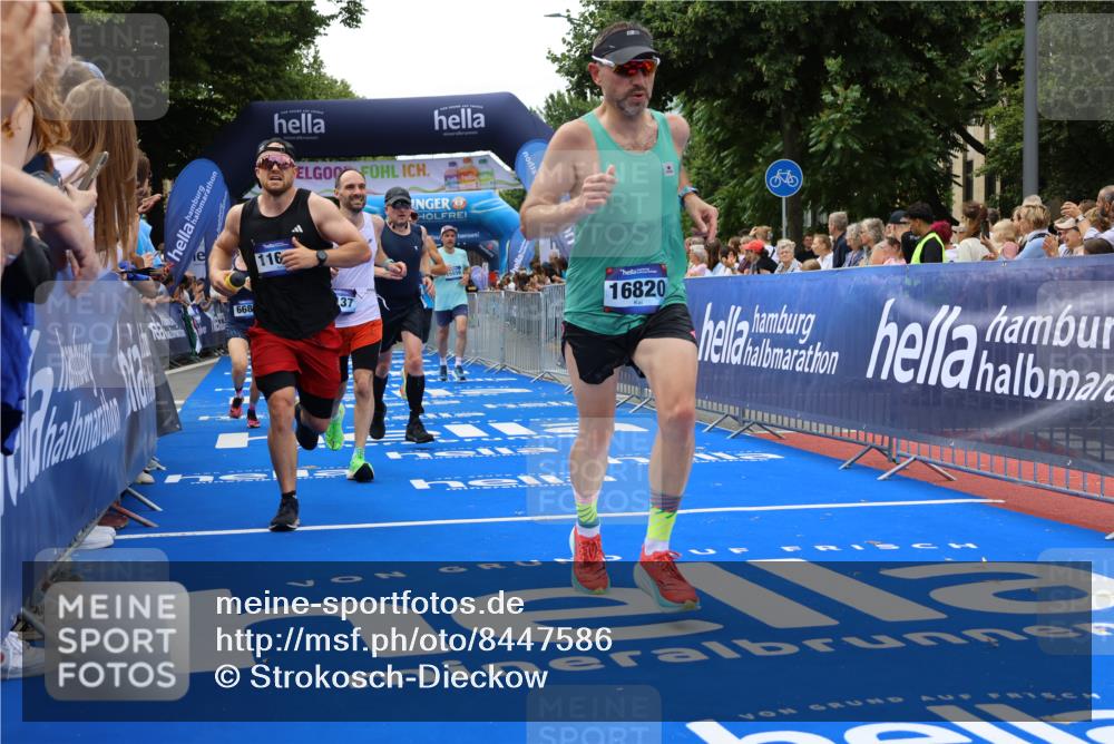 29.06.2025 - hella hamburg halbmarathon Strokosch-Dieckow http://msf.ph/oto/8447586 29.06.2025 10:39:06 Ziel 1164, 1445, 1803, 2262, 3282, 4359, 4759, 6682, 6686, 6687, 11305, 11447, 11619, 12137, 13729, 14311, 15556, 16656, 16820, 17668, 18149, 18547, 18734, 19151 meine-sportfotos.de