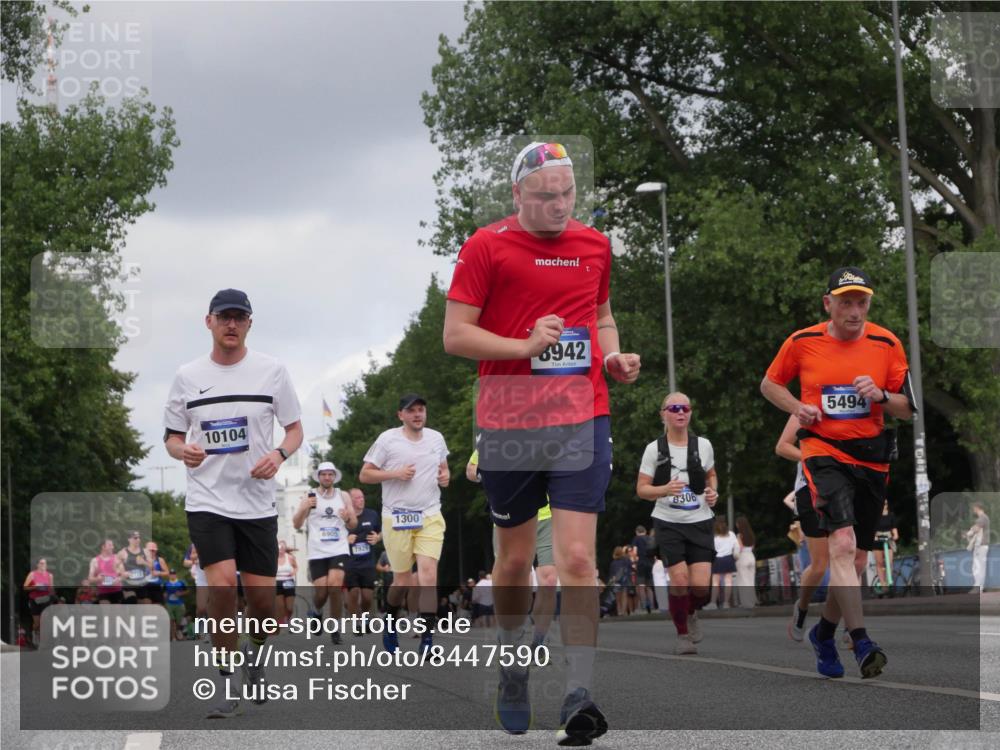 29.06.2025 - hella hamburg halbmarathon Luisa Fischer http://msf.ph/oto/8447590 29.06.2025 10:29:51 Kennedybrücke 10104, 8942, 1300, 8306, 5494, 1300, 4267, 4268, 4315, 5494, 6159, 8281, 8306, 8674, 8942, 9811, 10104 meine-sportfotos.de