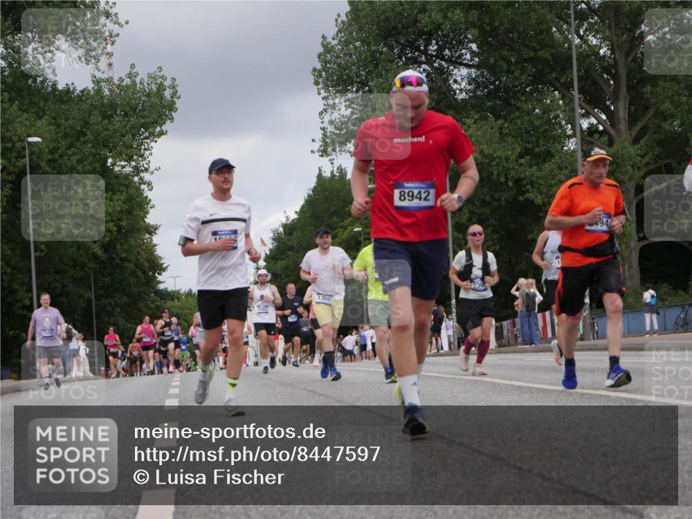 29.06.2025 - hella hamburg halbmarathon Luisa Fischer http://msf.ph/oto/8447597 29.06.2025 10:29:52 Kennedybrücke 1300, 8942, 94, 1300, 4267, 4268, 4315, 4844, 5494, 8281, 8306, 8674, 8942, 9811, 10104 meine-sportfotos.de