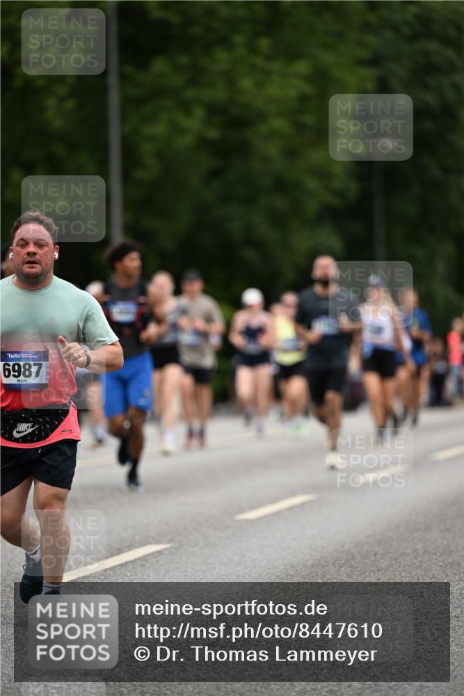 29.06.2025 - hella hamburg halbmarathon Dr. Thomas Lammeyer http://msf.ph/oto/8447610 29.06.2025 10:58:41 Kennedybrücke 2372, 2600, 2761, 3187, 3249, 3364, 4039, 4323, 4685, 4720, 4838, 5309, 5856, 5933, 6468, 6583, 6987, 7614, 7670, 7874, 7946, 7986, 9130, 9503, 9771, 10207, 11354 meine-sportfotos.de