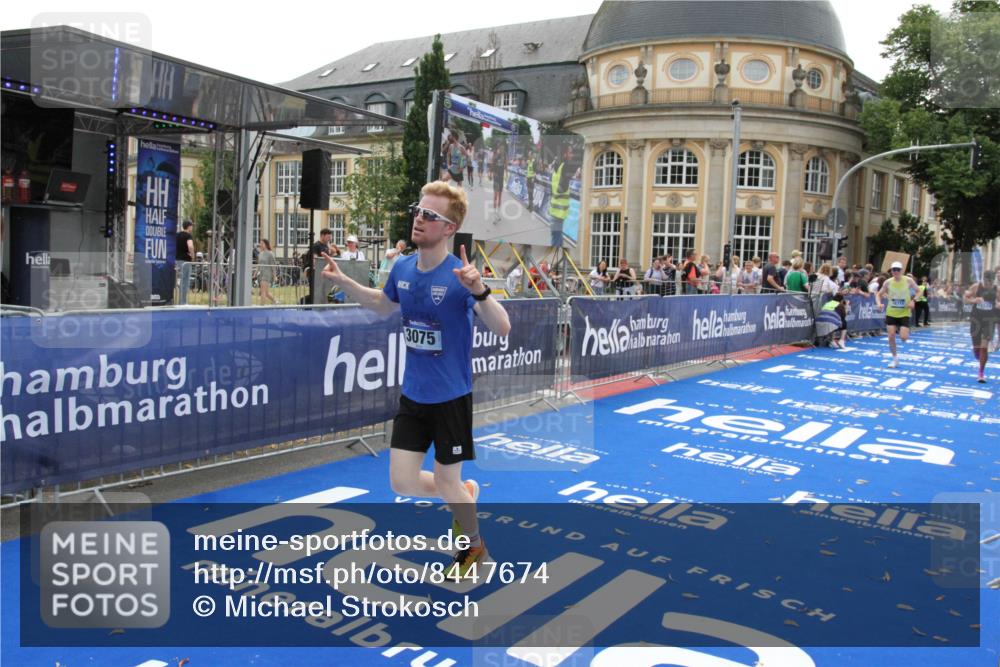 29.06.2025 - hella hamburg halbmarathon Michael Strokosch http://msf.ph/oto/8447674 29.06.2025 10:28:25 Ziel 3075, 12529, 14140, 16711 meine-sportfotos.de
