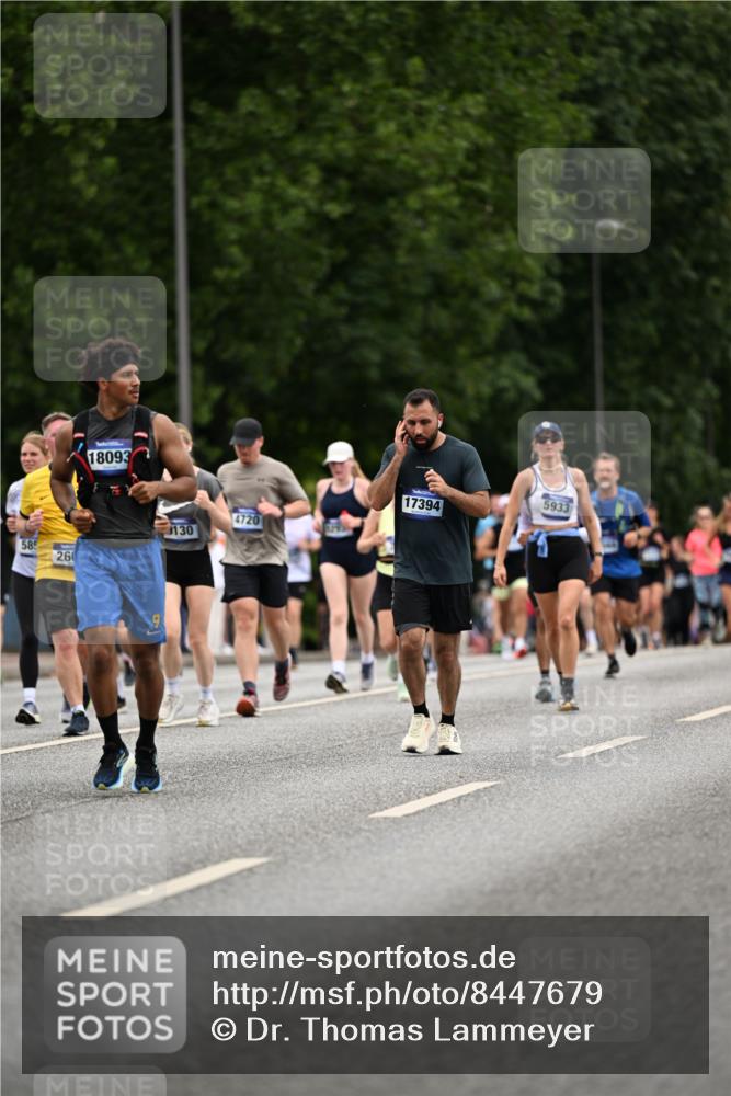 29.06.2025 - hella hamburg halbmarathon Dr. Thomas Lammeyer http://msf.ph/oto/8447679 29.06.2025 10:58:41 Kennedybrücke 2372, 2600, 2761, 3187, 3249, 3364, 4039, 4323, 4685, 4720, 4838, 5309, 5856, 5933, 6468, 6583, 6987, 7614, 7670, 7874, 7946, 7986, 9130, 9503, 9771, 10207, 11354 meine-sportfotos.de