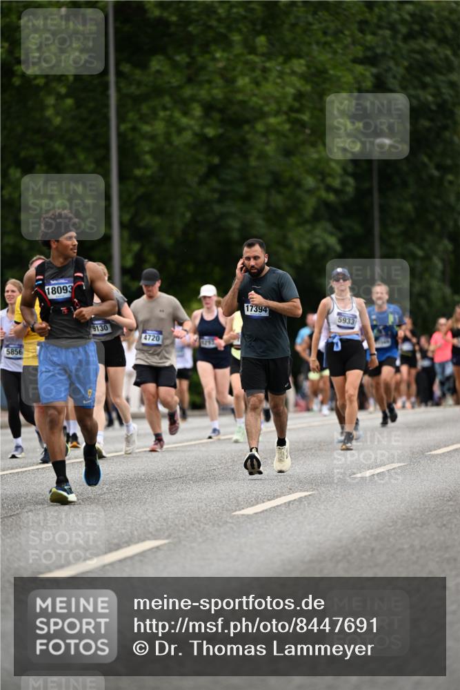 29.06.2025 - hella hamburg halbmarathon Dr. Thomas Lammeyer http://msf.ph/oto/8447691 29.06.2025 10:58:42 Kennedybrücke 2372, 2600, 2761, 3187, 3249, 3364, 4039, 4323, 4685, 4720, 4838, 5309, 5815, 5856, 5933, 6468, 6583, 6987, 7614, 7670, 7874, 7946, 7986, 9130, 9503, 10207, 11354 meine-sportfotos.de