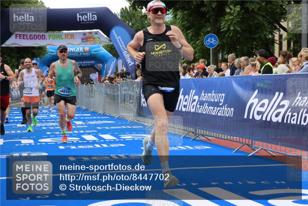 29.06.2025 - hella hamburg halbmarathon Strokosch-Dieckow http://msf.ph/oto/8447702 29.06.2025 10:39:04 Ziel 1164, 1445, 1803, 2262, 3136, 3282, 4359, 4759, 6682, 6686, 6687, 11447, 11619, 12137, 15556, 15561, 15873, 16656, 16820, 18149, 18547, 18734, 19151 meine-sportfotos.de