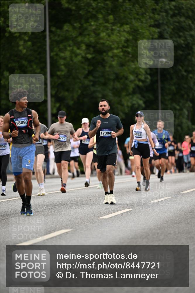 29.06.2025 - hella hamburg halbmarathon Dr. Thomas Lammeyer http://msf.ph/oto/8447721 29.06.2025 10:58:42 Kennedybrücke 2372, 2600, 2761, 3187, 3249, 3364, 4039, 4323, 4685, 4720, 4838, 5309, 5815, 5856, 5933, 6468, 6583, 6987, 7614, 7670, 7874, 7946, 7986, 9130, 9503, 10207, 11354 meine-sportfotos.de