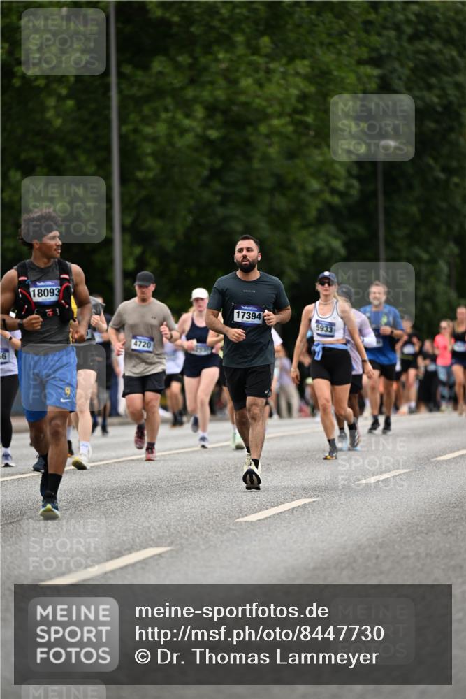 29.06.2025 - hella hamburg halbmarathon Dr. Thomas Lammeyer http://msf.ph/oto/8447730 29.06.2025 10:58:42 Kennedybrücke 2372, 2600, 2761, 3187, 3249, 3364, 4039, 4323, 4685, 4720, 4838, 5309, 5815, 5856, 5933, 6468, 6583, 6987, 7614, 7670, 7874, 7946, 7986, 9130, 9503, 10207, 11354 meine-sportfotos.de