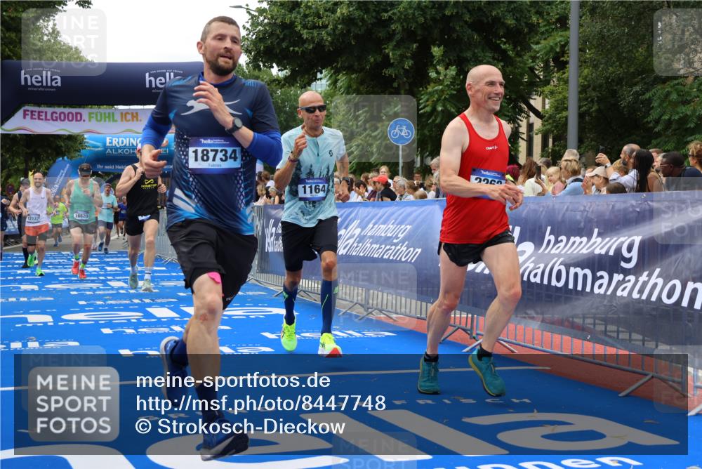 29.06.2025 - hella hamburg halbmarathon Strokosch-Dieckow http://msf.ph/oto/8447748 29.06.2025 10:39:03 Ziel 1164, 1445, 1803, 2262, 3136, 4359, 4759, 6682, 6686, 6687, 11447, 11619, 12137, 15556, 15561, 15873, 16656, 16820, 18149, 18547, 18734, 19151 meine-sportfotos.de