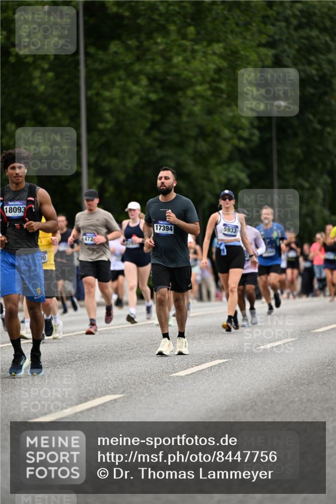 29.06.2025 - hella hamburg halbmarathon Dr. Thomas Lammeyer http://msf.ph/oto/8447756 29.06.2025 10:58:42 Kennedybrücke 2372, 2600, 2761, 3187, 3249, 3364, 4039, 4323, 4685, 4720, 4838, 5309, 5815, 5856, 5933, 6468, 6583, 6987, 7614, 7670, 7874, 7946, 7986, 9130, 9503, 10207, 11354 meine-sportfotos.de