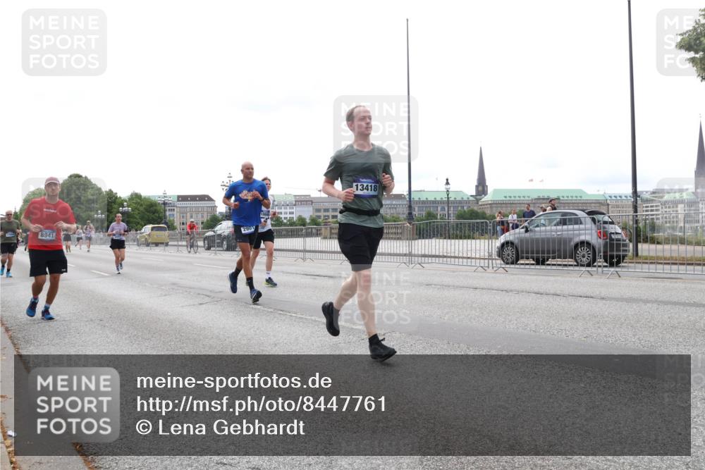 29.06.2025 - hella hamburg halbmarathon Lena Gebhardt http://msf.ph/oto/8447761 29.06.2025 10:30:20 Lombardsbrücke 8941, 2901, 13418, 1097, 1547, 1647, 1694, 2754, 2755, 2901, 3443, 3573, 3613, 4575, 4580, 4819, 5063, 5322, 6344, 6598, 6616, 6626, 8792, 8941, 10162, 10880, 12305, 12349, 12350, 12460, 12461, 12504, 12537, 12687, 12688, 12710, 13031, 13418, 14304, 14421, 15757, 15789, 15938, 16182, 16504, 16601, 16604, 16735, 16769, 16791, 16864, 17529, 18046, 18503, 18671 meine-sportfotos.de
