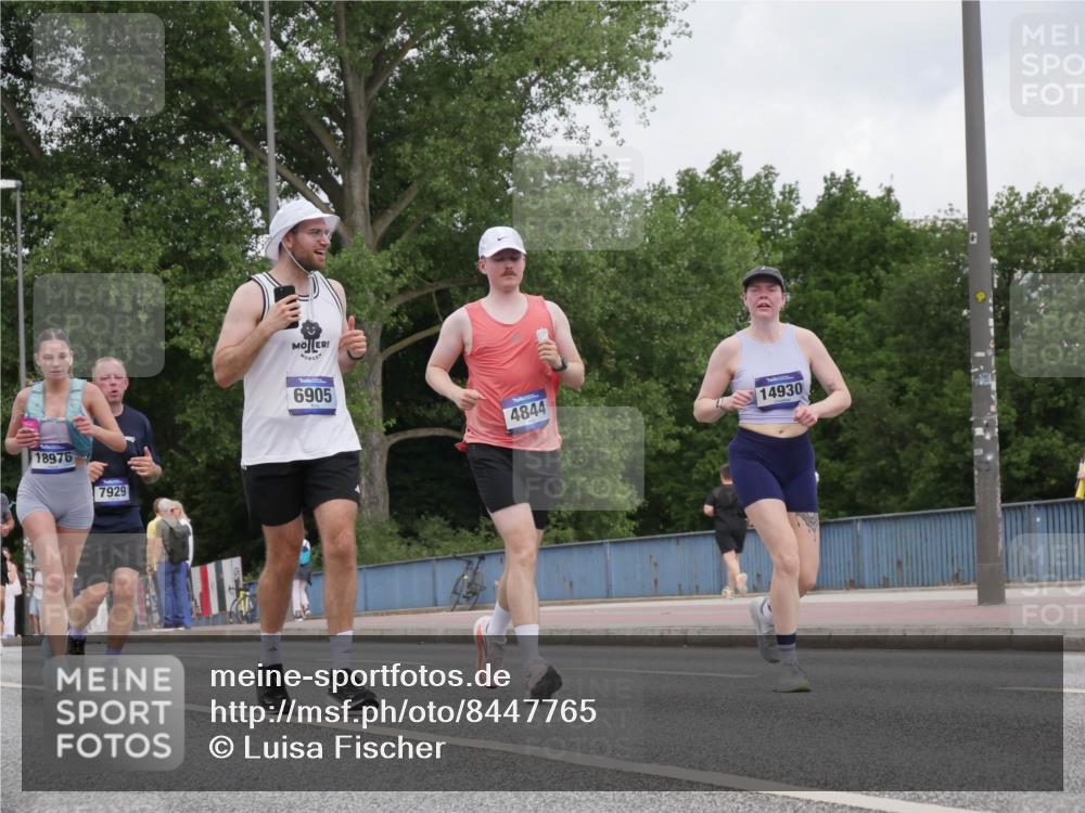 29.06.2025 - hella hamburg halbmarathon Luisa Fischer http://msf.ph/oto/8447765 29.06.2025 10:30:00 Kennedybrücke 18976, 7929, 6905, 4844, 14930, 1300, 2306, 2775, 4844, 6625, 6905, 7929, 8306, 8674 meine-sportfotos.de