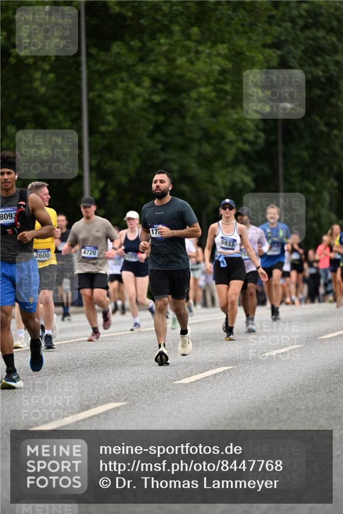 29.06.2025 - hella hamburg halbmarathon Dr. Thomas Lammeyer http://msf.ph/oto/8447768 29.06.2025 10:58:42 Kennedybrücke 2372, 2600, 2761, 3187, 3249, 3364, 4039, 4323, 4685, 4720, 4838, 5309, 5815, 5856, 5933, 6468, 6583, 6987, 7614, 7670, 7874, 7946, 7986, 9130, 9503, 10207, 11354 meine-sportfotos.de