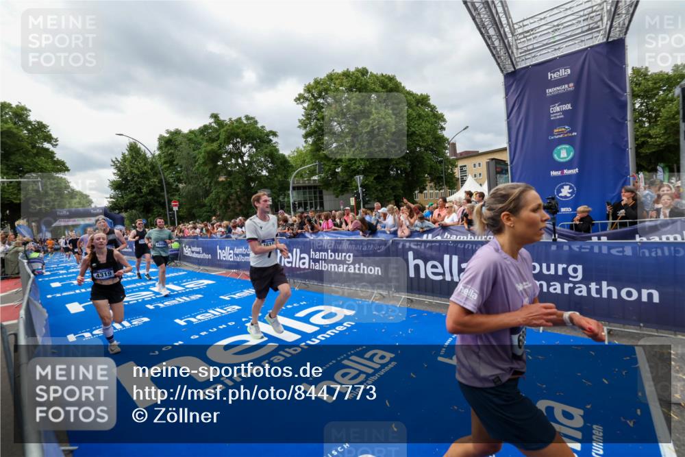 29.06.2025 - hella hamburg halbmarathon Zöllner http://msf.ph/oto/8447773 29.06.2025 10:58:12 Ziel 1563, 1611, 2907, 4319, 4426, 6892, 8290, 10408, 13666, 15125, 15189 meine-sportfotos.de