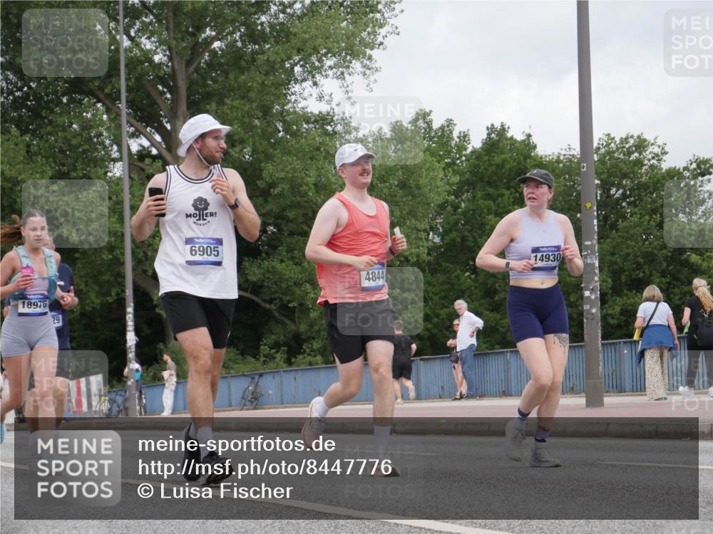 29.06.2025 - hella hamburg halbmarathon Luisa Fischer http://msf.ph/oto/8447776 29.06.2025 10:30:00 Kennedybrücke 18976, 29, 6905, 4844, 14930, 1300, 2306, 2775, 4844, 6625, 6905, 7929, 8306, 8674 meine-sportfotos.de
