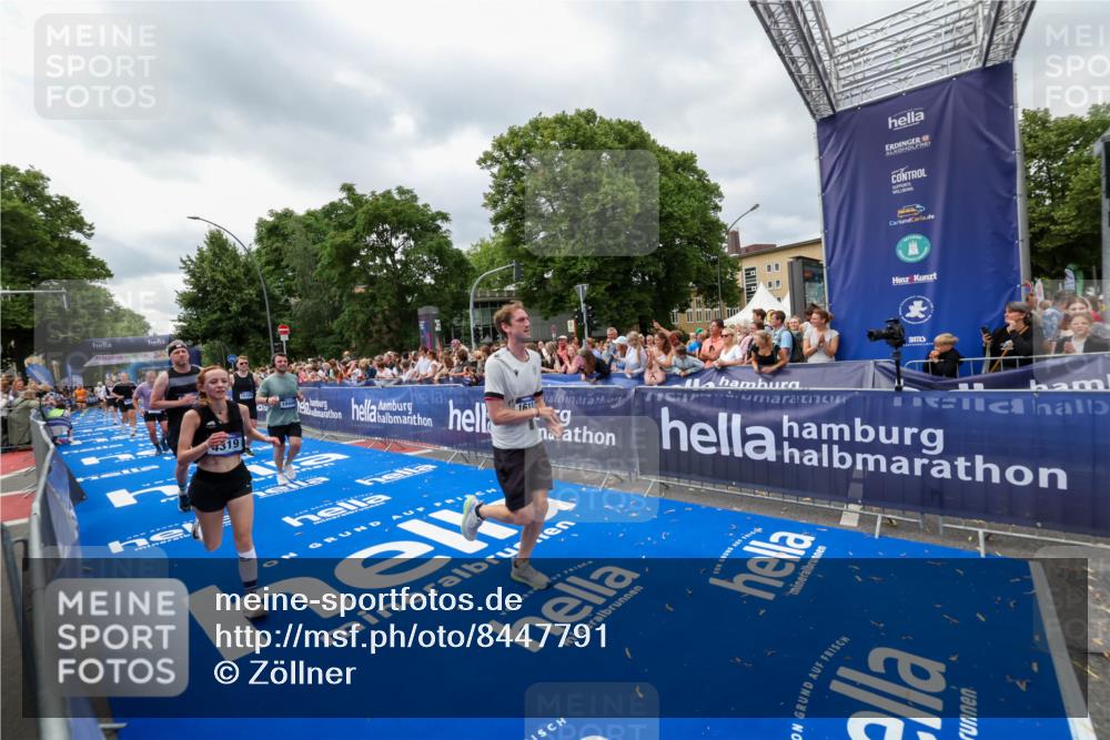 29.06.2025 - hella hamburg halbmarathon Zöllner http://msf.ph/oto/8447791 29.06.2025 10:58:12 Ziel 1563, 1611, 2907, 4319, 4426, 6892, 8290, 10408, 13666, 15125, 15189 meine-sportfotos.de