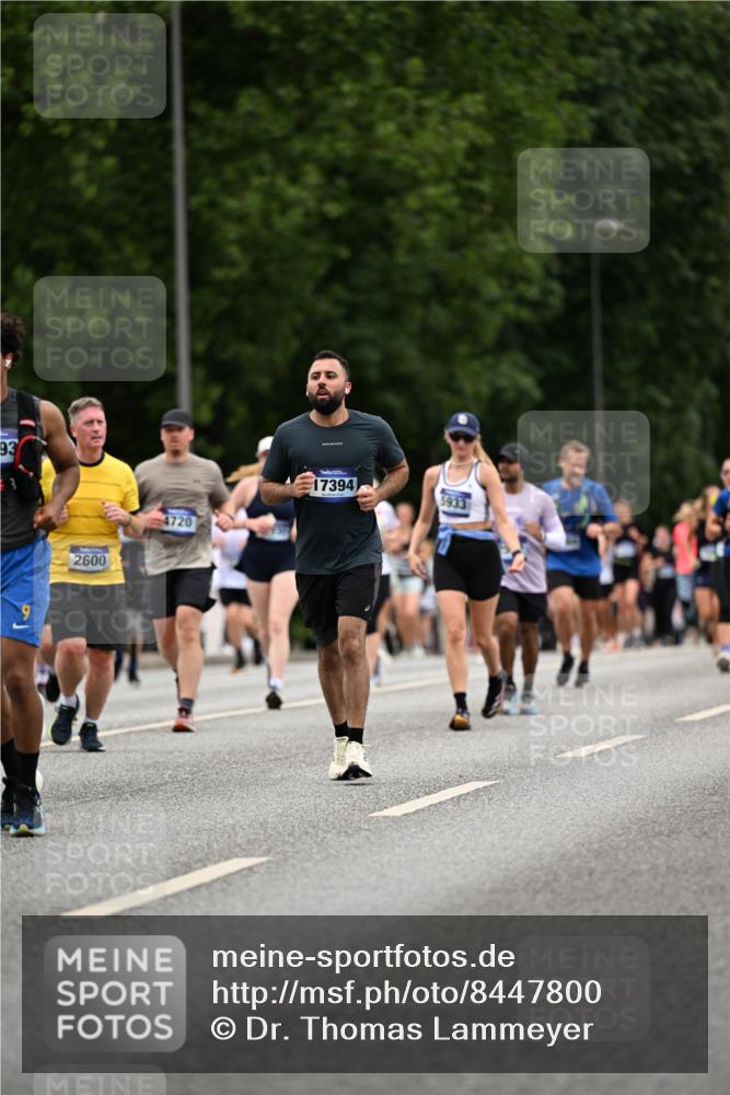 29.06.2025 - hella hamburg halbmarathon Dr. Thomas Lammeyer http://msf.ph/oto/8447800 29.06.2025 10:58:43 Kennedybrücke 1822, 2372, 2600, 2761, 3187, 3249, 3364, 3857, 4039, 4323, 4720, 4838, 5309, 5815, 5856, 5933, 6468, 6583, 6987, 7614, 7670, 7874, 7946, 7986, 9130, 9503, 11354 meine-sportfotos.de