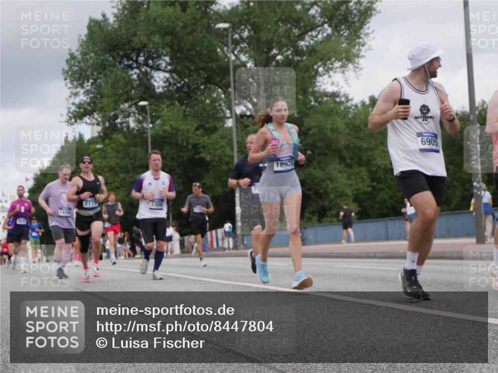 29.06.2025 - hella hamburg halbmarathon Luisa Fischer http://msf.ph/oto/8447804 29.06.2025 10:30:02 Kennedybrücke 14356, 2775, 2306, 79, 18975, 6905, 1300, 2306, 2775, 4844, 6625, 6905, 7929, 8674 meine-sportfotos.de