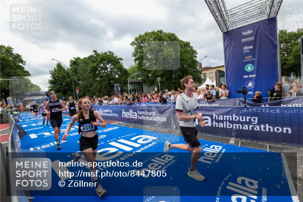 29.06.2025 - hella hamburg halbmarathon Zöllner http://msf.ph/oto/8447805 29.06.2025 10:58:12 Ziel 1563, 1611, 2907, 4319, 4426, 6892, 8290, 10408, 13666, 15125, 15189 meine-sportfotos.de