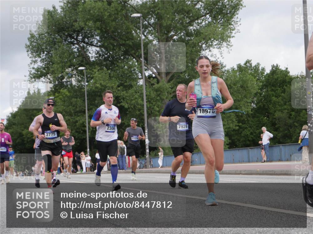 29.06.2025 - hella hamburg halbmarathon Luisa Fischer http://msf.ph/oto/8447812 29.06.2025 10:30:02 Kennedybrücke 6625, 2306, 2775, 11256, 7929, 18976, 1300, 2306, 2775, 4844, 6625, 6905, 7929, 8674 meine-sportfotos.de