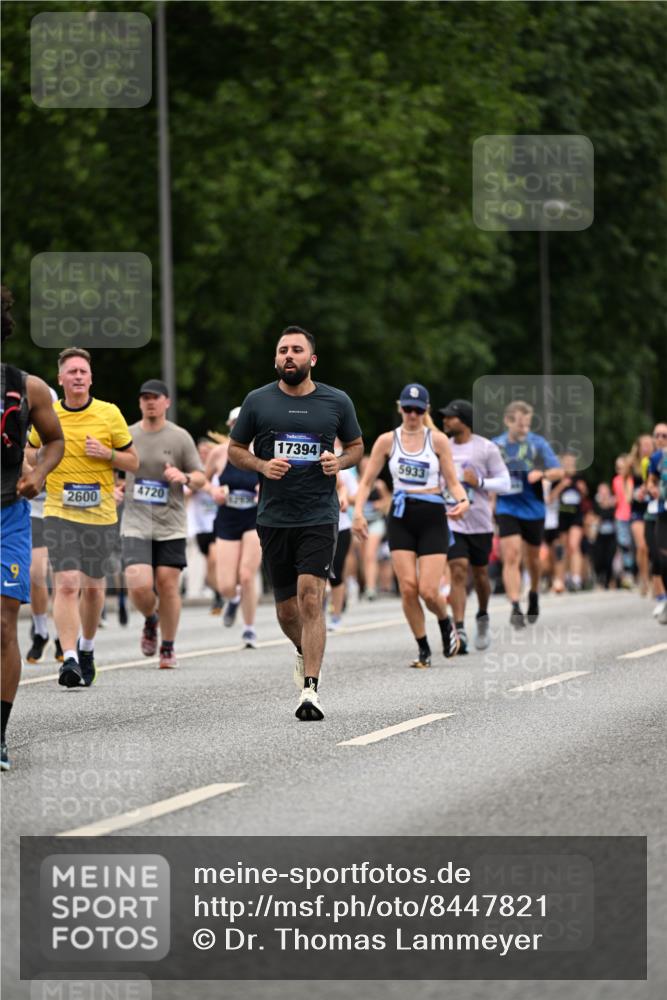 29.06.2025 - hella hamburg halbmarathon Dr. Thomas Lammeyer http://msf.ph/oto/8447821 29.06.2025 10:58:43 Kennedybrücke 1822, 2372, 2600, 2761, 3187, 3249, 3364, 3857, 4039, 4323, 4720, 4838, 5309, 5815, 5856, 5933, 6468, 6583, 6987, 7614, 7670, 7874, 7946, 7986, 9130, 9503, 11354 meine-sportfotos.de