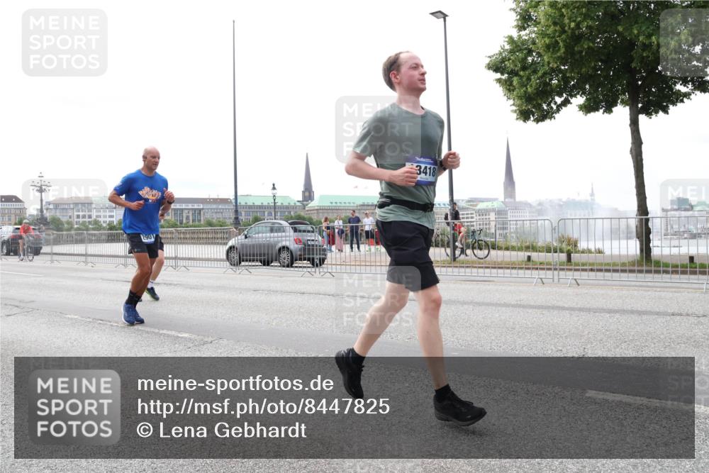 29.06.2025 - hella hamburg halbmarathon Lena Gebhardt http://msf.ph/oto/8447825 29.06.2025 10:30:21 Lombardsbrücke 2901, 3418, 1097, 1547, 1647, 2754, 2755, 2901, 3443, 3573, 3613, 4575, 4819, 5063, 5322, 6344, 6598, 6616, 6626, 8792, 8941, 10162, 10880, 12305, 12349, 12350, 12460, 12461, 12504, 12537, 12687, 12688, 12710, 13031, 13418, 14304, 14421, 15757, 15789, 15938, 16182, 16504, 16601, 16604, 16735, 16769, 16791, 16864, 17529, 18046, 18503, 18671 meine-sportfotos.de