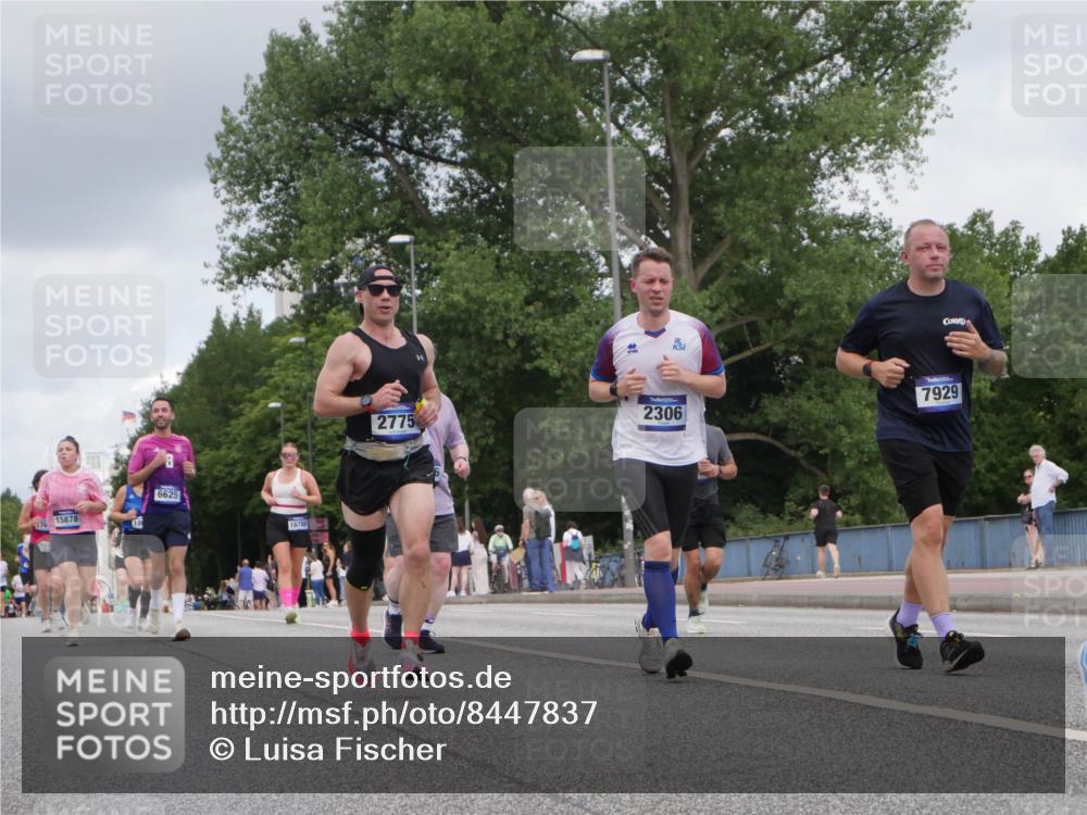 29.06.2025 - hella hamburg halbmarathon Luisa Fischer http://msf.ph/oto/8447837 29.06.2025 10:30:03 Kennedybrücke 15878, 18, 6625, 16788, 2775, 2306, 7929, 2306, 2775, 4844, 6625, 6905, 7929 meine-sportfotos.de