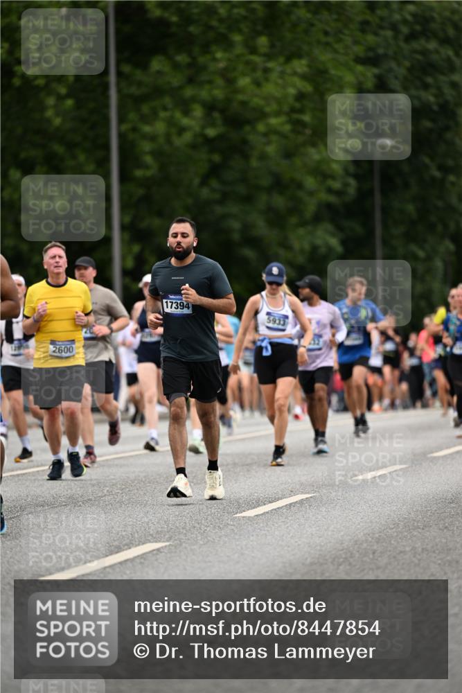 29.06.2025 - hella hamburg halbmarathon Dr. Thomas Lammeyer http://msf.ph/oto/8447854 29.06.2025 10:58:43 Kennedybrücke 1822, 2372, 2600, 2761, 3187, 3249, 3364, 3857, 4039, 4323, 4720, 4838, 5309, 5815, 5856, 5933, 6468, 6583, 6987, 7614, 7670, 7874, 7946, 7986, 9130, 9503, 11354 meine-sportfotos.de