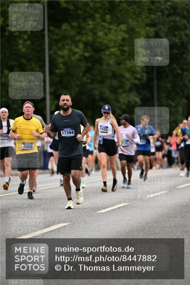 29.06.2025 - hella hamburg halbmarathon Dr. Thomas Lammeyer http://msf.ph/oto/8447882 29.06.2025 10:58:43 Kennedybrücke 1822, 2372, 2600, 2761, 3187, 3249, 3364, 3857, 4039, 4323, 4720, 4838, 5309, 5815, 5856, 5933, 6468, 6583, 6987, 7614, 7670, 7874, 7946, 7986, 9130, 9503, 11354 meine-sportfotos.de