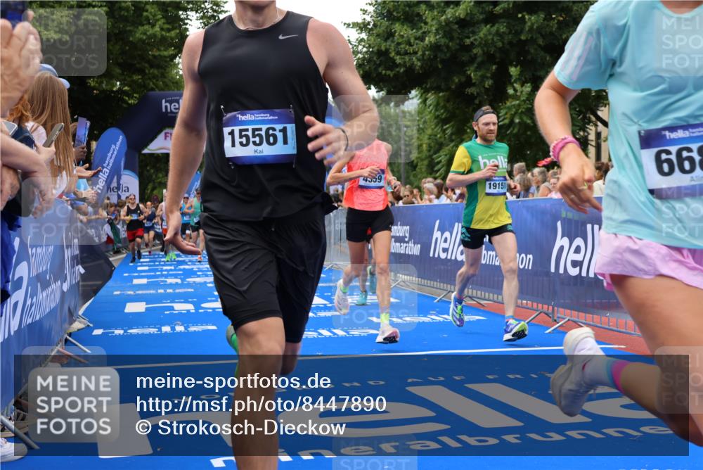 29.06.2025 - hella hamburg halbmarathon Strokosch-Dieckow http://msf.ph/oto/8447890 29.06.2025 10:39:01 Ziel 1164, 1445, 1803, 2262, 3136, 4359, 4759, 6682, 6686, 6687, 11447, 11619, 12137, 13137, 15556, 15561, 15873, 16656, 16820, 18734, 19151 meine-sportfotos.de
