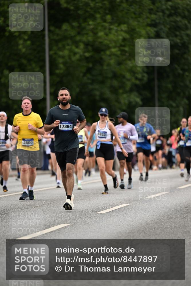 29.06.2025 - hella hamburg halbmarathon Dr. Thomas Lammeyer http://msf.ph/oto/8447897 29.06.2025 10:58:43 Kennedybrücke 1822, 2372, 2600, 2761, 3187, 3249, 3364, 3857, 4039, 4323, 4720, 4838, 5309, 5815, 5856, 5933, 6468, 6583, 6987, 7614, 7670, 7874, 7946, 7986, 9130, 9503, 11354 meine-sportfotos.de