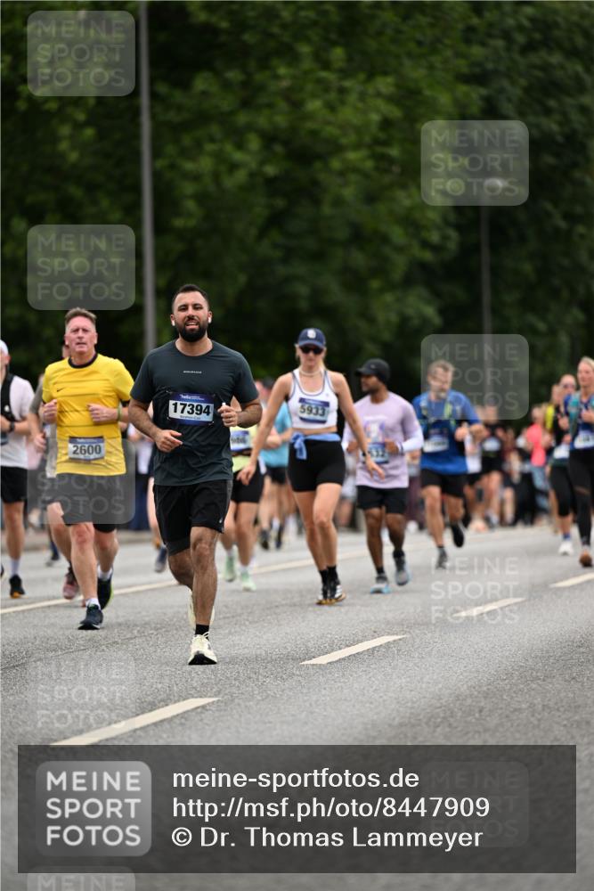 29.06.2025 - hella hamburg halbmarathon Dr. Thomas Lammeyer http://msf.ph/oto/8447909 29.06.2025 10:58:44 Kennedybrücke 1822, 2372, 2600, 2761, 3249, 3364, 3857, 4039, 4323, 4720, 4838, 5309, 5815, 5856, 5933, 6468, 6583, 6987, 7614, 7670, 7874, 7946, 7986, 9130, 9503, 11354 meine-sportfotos.de