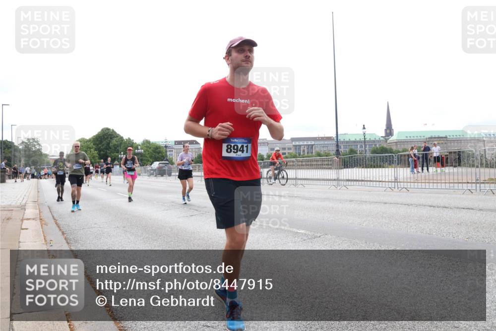 29.06.2025 - hella hamburg halbmarathon Lena Gebhardt http://msf.ph/oto/8447915 29.06.2025 10:30:23 Lombardsbrücke 12504, 8941, 1097, 1547, 1647, 2754, 2755, 2901, 3443, 3573, 3613, 4575, 4819, 5063, 5322, 6344, 6598, 6616, 6626, 7071, 8792, 8941, 10162, 10880, 11984, 12349, 12350, 12460, 12461, 12504, 12537, 12687, 12688, 12710, 13418, 14304, 14421, 15757, 15789, 15938, 16182, 16504, 16601, 16604, 16735, 16769, 16791, 16864, 17529, 18046, 18503, 18671, 18860 meine-sportfotos.de