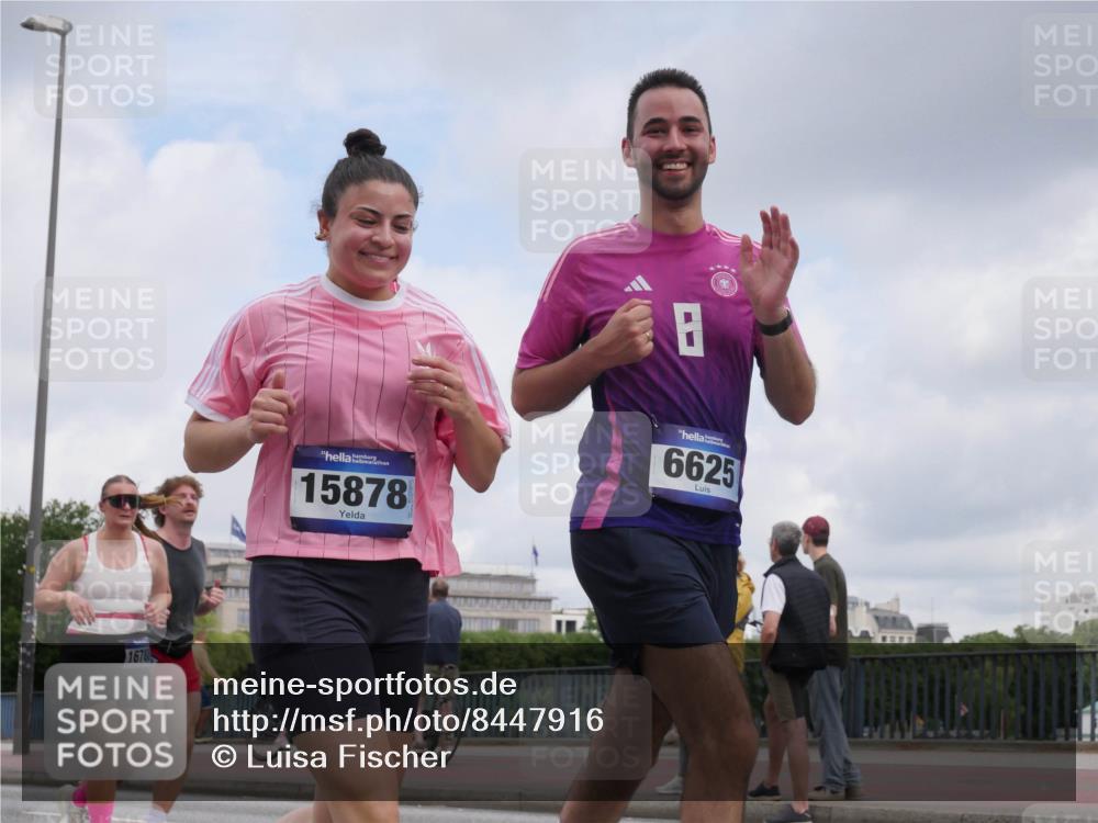29.06.2025 - hella hamburg halbmarathon Luisa Fischer http://msf.ph/oto/8447916 29.06.2025 10:30:10 Kennedybrücke 1678, 15878, 6625, 1481, 6625, 9688, 10077 meine-sportfotos.de