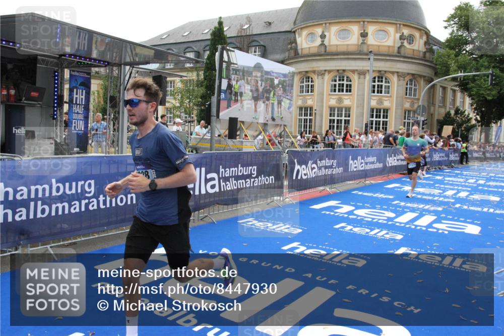 29.06.2025 - hella hamburg halbmarathon Michael Strokosch http://msf.ph/oto/8447930 29.06.2025 10:28:33 Ziel 5328, 17374 meine-sportfotos.de