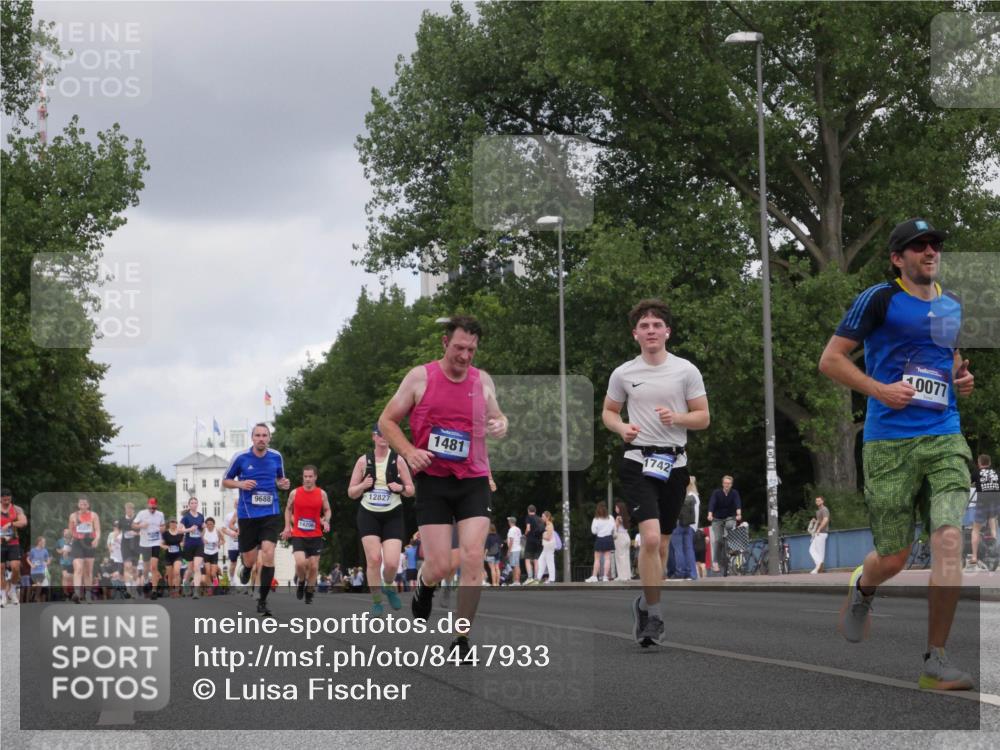 29.06.2025 - hella hamburg halbmarathon Luisa Fischer http://msf.ph/oto/8447933 29.06.2025 10:30:14 Kennedybrücke 4507, 9688, 12827, 1481, 1742, 40077, 1481, 9688, 10077, 10158 meine-sportfotos.de