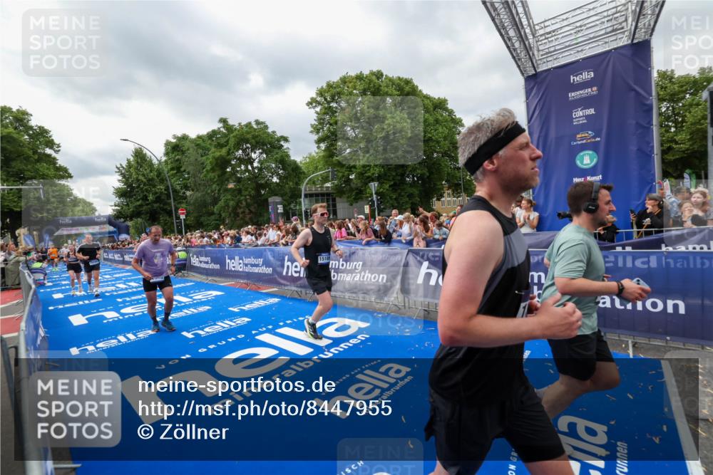29.06.2025 - hella hamburg halbmarathon Zöllner http://msf.ph/oto/8447955 29.06.2025 10:58:14 Ziel 1563, 2907, 4426, 6104, 8290, 10408, 13666, 14631, 15125, 15189, 18068 meine-sportfotos.de