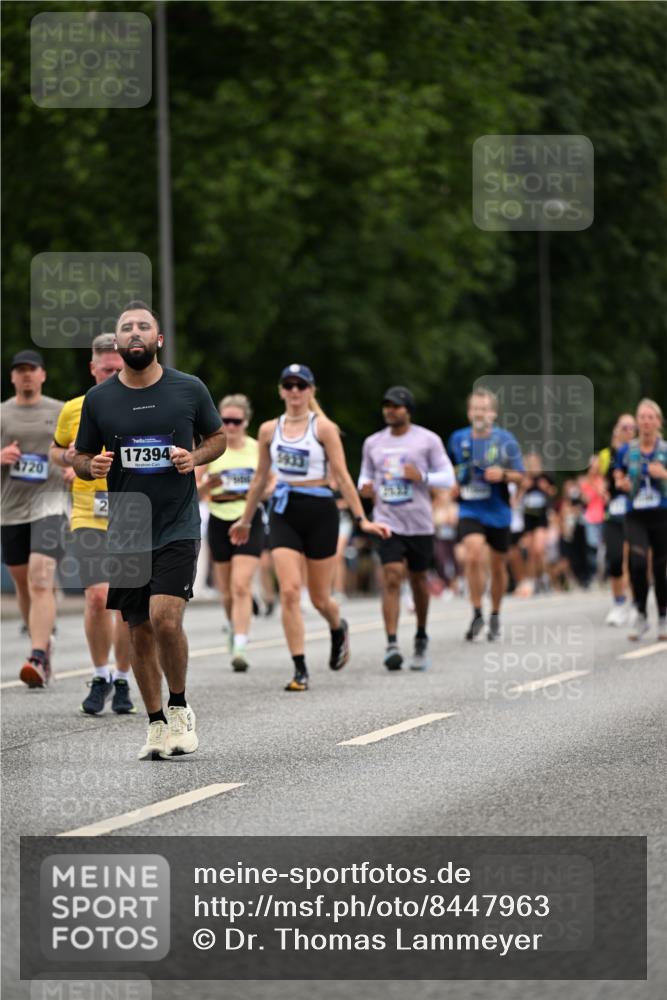 29.06.2025 - hella hamburg halbmarathon Dr. Thomas Lammeyer http://msf.ph/oto/8447963 29.06.2025 10:58:44 Kennedybrücke 1822, 2372, 2600, 2761, 3249, 3364, 3857, 4039, 4323, 4720, 4838, 5309, 5815, 5856, 5933, 6468, 6583, 6987, 7614, 7670, 7874, 7946, 7986, 9130, 9503, 11354 meine-sportfotos.de