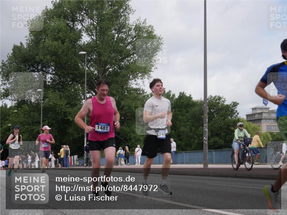 29.06.2025 - hella hamburg halbmarathon Luisa Fischer http://msf.ph/oto/8447972 29.06.2025 10:30:16 Kennedybrücke 12827, 12826, 1481, 1742, 1481, 3389, 9688, 10077, 10158 meine-sportfotos.de