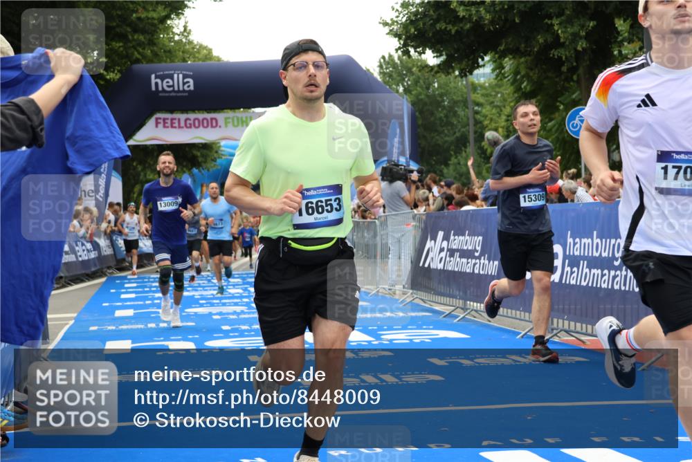 29.06.2025 - hella hamburg halbmarathon Strokosch-Dieckow http://msf.ph/oto/8448009 29.06.2025 10:48:49 Ziel 1094, 1884, 1892, 2442, 3213, 7067, 9482, 9661, 11519, 12421, 12533, 12534, 13009, 13976, 15309, 16653, 17007, 18873 meine-sportfotos.de