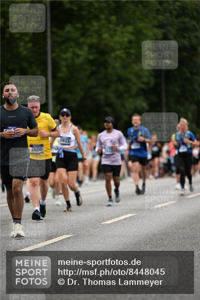 29.06.2025 - hella hamburg halbmarathon Dr. Thomas Lammeyer http://msf.ph/oto/8448045 29.06.2025 10:58:45 Kennedybrücke 1822, 2372, 2600, 2761, 3249, 3364, 3857, 4039, 4323, 4720, 4838, 5309, 5815, 5856, 5933, 6468, 6583, 6987, 7614, 7670, 7874, 7946, 7986, 9130, 9503, 11354 meine-sportfotos.de
