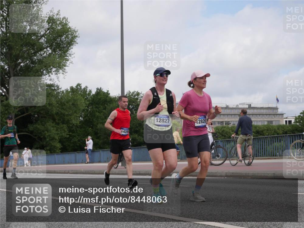 29.06.2025 - hella hamburg halbmarathon Luisa Fischer http://msf.ph/oto/8448063 29.06.2025 10:30:21 Kennedybrücke 14206, 12827, 2826, 2045, 3389, 6214, 9688, 10158 meine-sportfotos.de