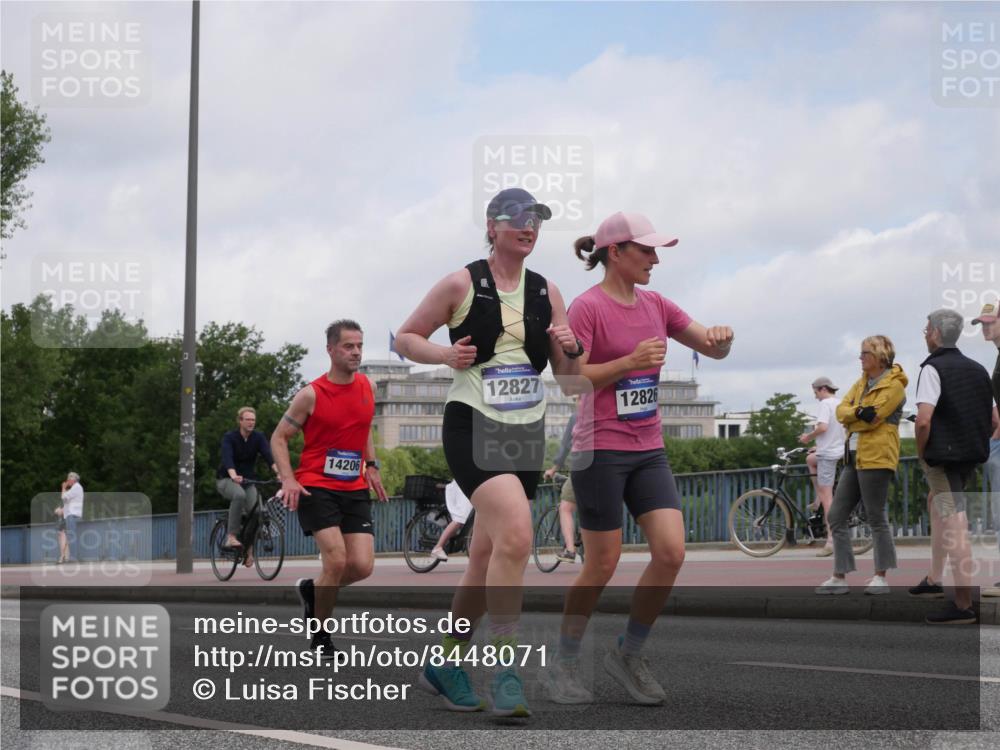 29.06.2025 - hella hamburg halbmarathon Luisa Fischer http://msf.ph/oto/8448071 29.06.2025 10:30:22 Kennedybrücke 14206, 12827, 12826, 2045, 3389, 4507, 6214, 9688, 10158 meine-sportfotos.de
