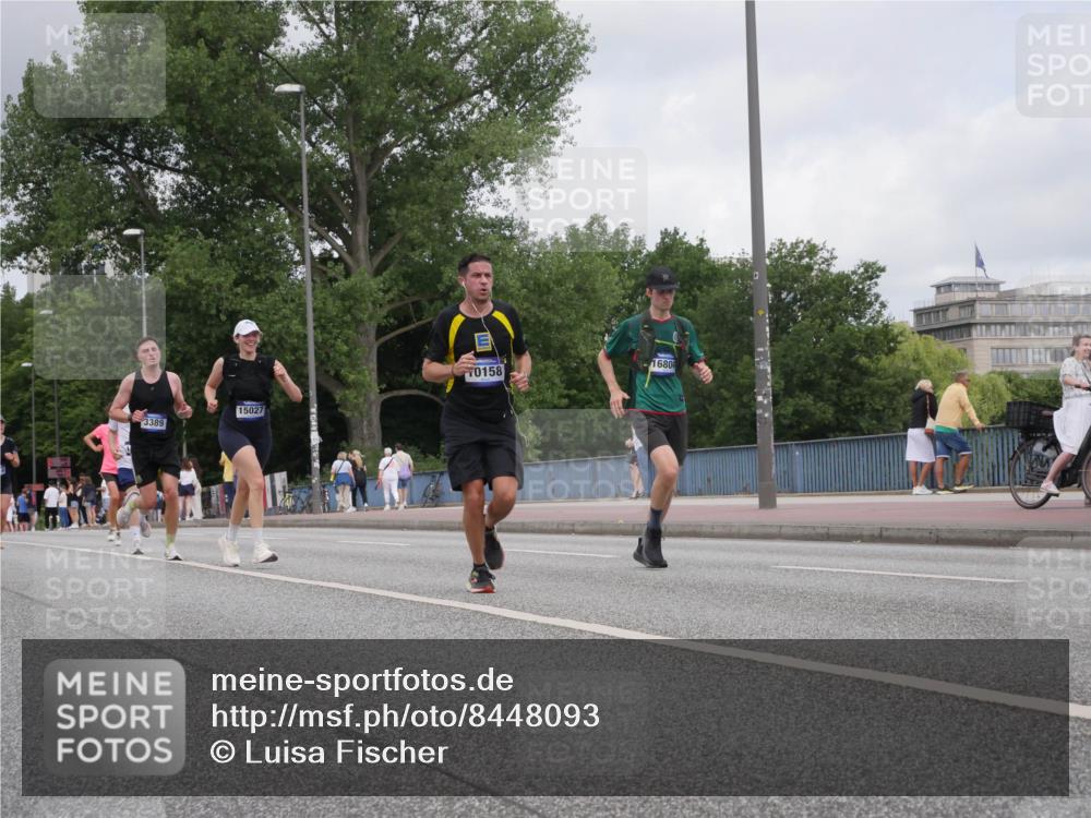 29.06.2025 - hella hamburg halbmarathon Luisa Fischer http://msf.ph/oto/8448093 29.06.2025 10:30:23 Kennedybrücke 3389, 15027, 0158, 16804, 2045, 3389, 4507, 4509, 6214, 10158 meine-sportfotos.de