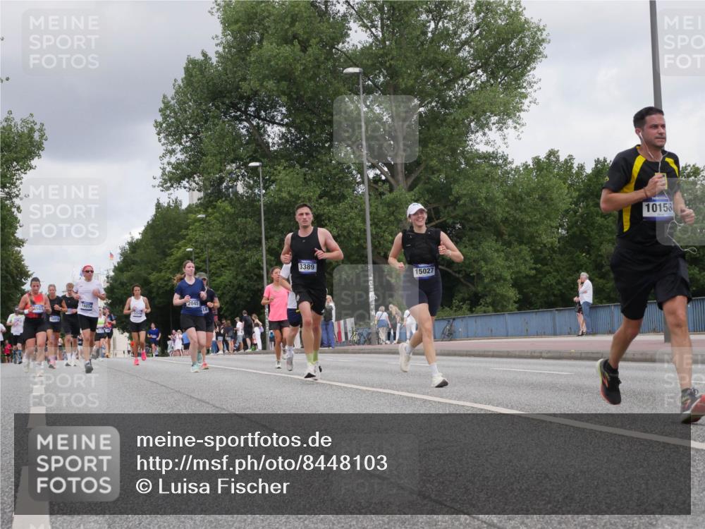 29.06.2025 - hella hamburg halbmarathon Luisa Fischer http://msf.ph/oto/8448103 29.06.2025 10:30:24 Kennedybrücke 4507, 18978, 18074, 2045, 3389, 15027, 10158, 2045, 3389, 4507, 4509, 5177, 6214, 10158 meine-sportfotos.de