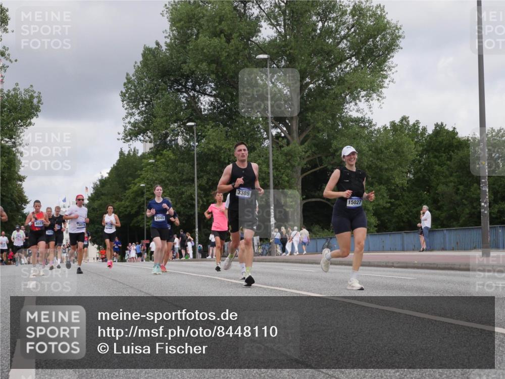 29.06.2025 - hella hamburg halbmarathon Luisa Fischer http://msf.ph/oto/8448110 29.06.2025 10:30:24 Kennedybrücke 4507, 18074, 2045, 3389, 15027, 2045, 3389, 4507, 4509, 5177, 6214, 10158 meine-sportfotos.de