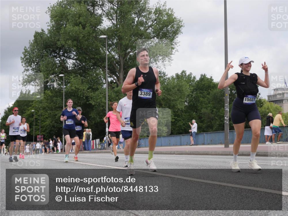 29.06.2025 - hella hamburg halbmarathon Luisa Fischer http://msf.ph/oto/8448133 29.06.2025 10:30:26 Kennedybrücke 18074, 2045, 6214, 165, 3389, 15027, 2045, 3389, 4507, 4509, 5177, 6214, 10158, 10205 meine-sportfotos.de