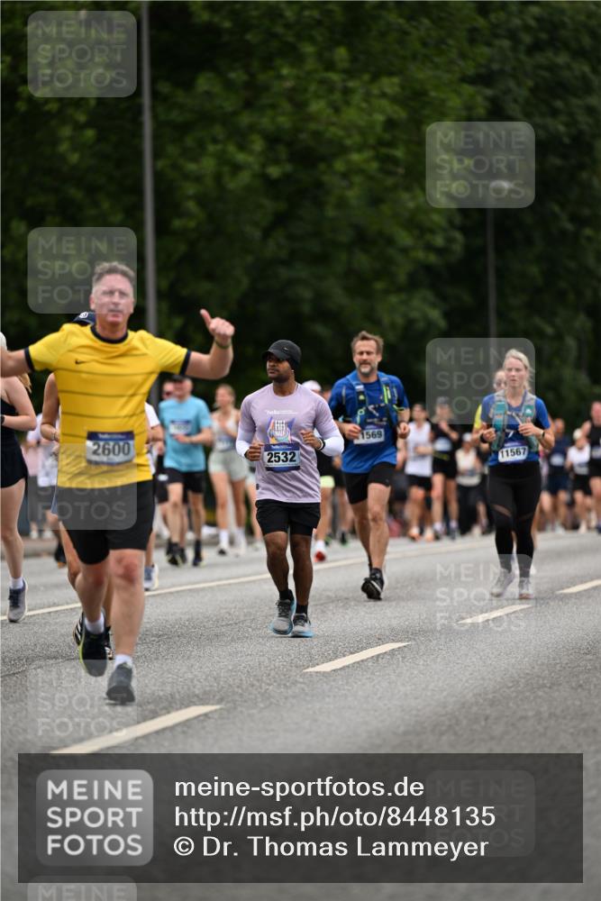 29.06.2025 - hella hamburg halbmarathon Dr. Thomas Lammeyer http://msf.ph/oto/8448135 29.06.2025 10:58:46 Kennedybrücke 1822, 2600, 3249, 3364, 3857, 4039, 4323, 4720, 4838, 5309, 5815, 5856, 5933, 6468, 6583, 6987, 7614, 7670, 7874, 7946, 7986, 9130, 9503, 11354 meine-sportfotos.de