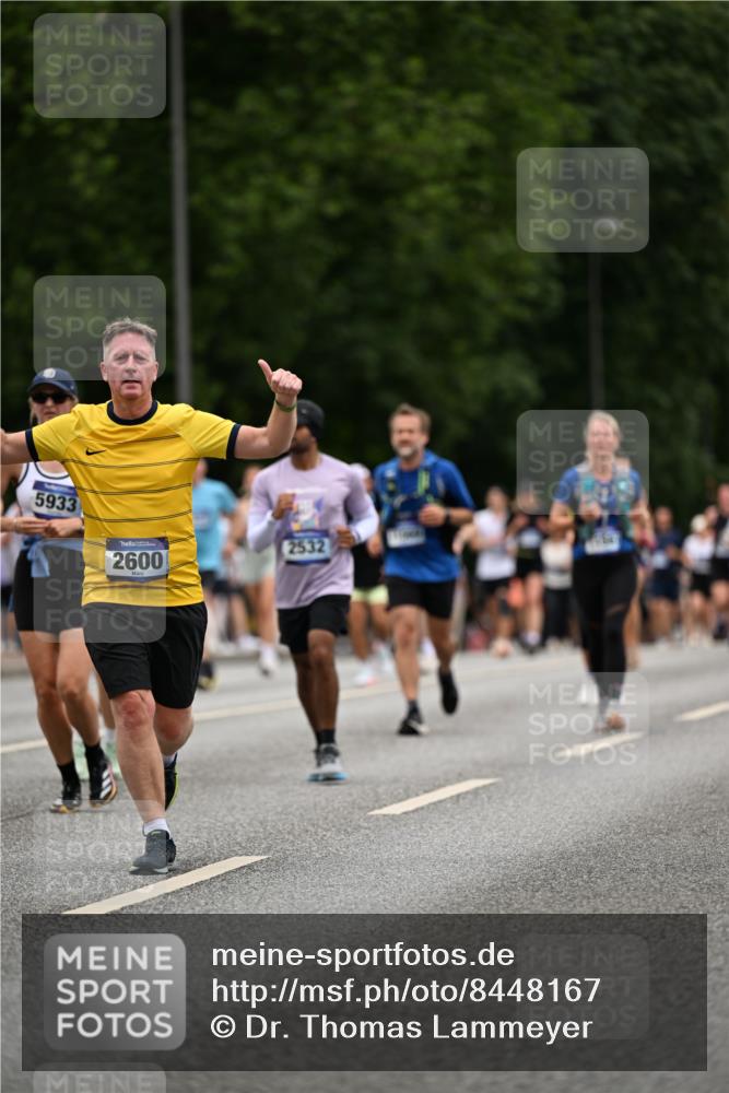 29.06.2025 - hella hamburg halbmarathon Dr. Thomas Lammeyer http://msf.ph/oto/8448167 29.06.2025 10:58:46 Kennedybrücke 1822, 2600, 3249, 3364, 3857, 4039, 4323, 4720, 4838, 5309, 5815, 5856, 5933, 6468, 6583, 6987, 7614, 7670, 7874, 7946, 7986, 9130, 9503, 11354 meine-sportfotos.de
