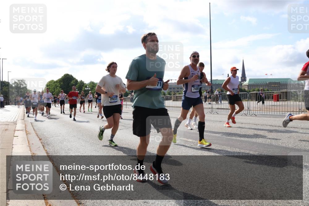 29.06.2025 - hella hamburg halbmarathon Lena Gebhardt http://msf.ph/oto/8448183 29.06.2025 09:53:41 Lombardsbrücke 2937, 71, 7480, 1098, 1466, 1558, 1750, 1759, 2270, 2365, 2402, 2516, 2623, 2823, 2890, 2937, 3004, 3146, 3186, 3414, 4091, 4140, 4247, 4310, 4553, 4949, 5022, 5115, 5362, 5460, 5532, 5623, 5624, 5650, 5692, 6071, 6203, 6282, 6309, 6375, 6388, 6460, 6575, 6903, 7167, 7204, 7322, 7385, 7448, 7450, 7480, 7734, 7765, 8023, 8269, 9030, 9043, 9126, 9626, 9633, 9723, 9965, 10792, 11077, 11936, 13009 meine-sportfotos.de