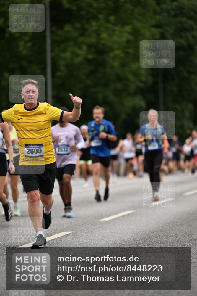 29.06.2025 - hella hamburg halbmarathon Dr. Thomas Lammeyer http://msf.ph/oto/8448223 29.06.2025 10:58:47 Kennedybrücke 1822, 2600, 3249, 3364, 3857, 4039, 4323, 4720, 4838, 5185, 5309, 5815, 5856, 5933, 6468, 6583, 6987, 7670, 7874, 7946, 7986, 9130, 9503, 11354 meine-sportfotos.de