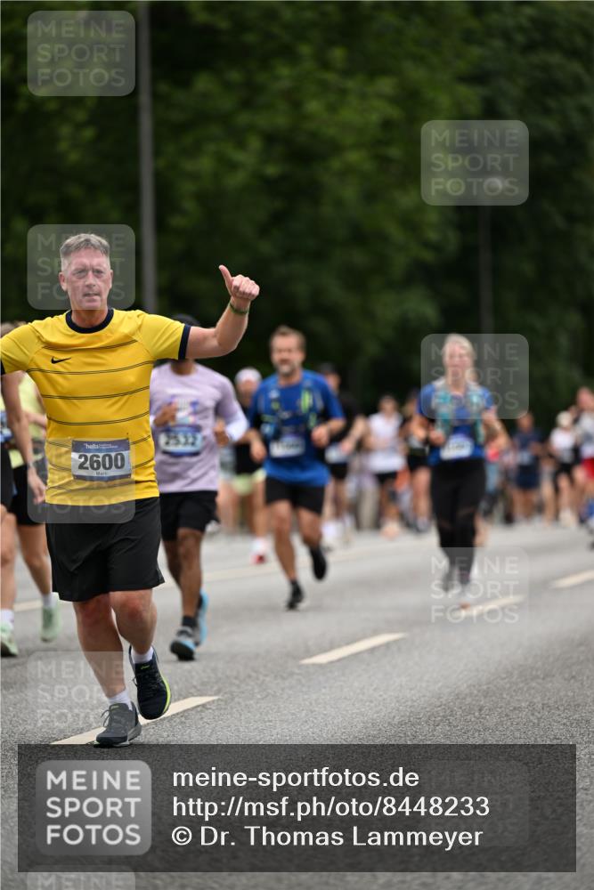 29.06.2025 - hella hamburg halbmarathon Dr. Thomas Lammeyer http://msf.ph/oto/8448233 29.06.2025 10:58:47 Kennedybrücke 1822, 2600, 3249, 3364, 3857, 4039, 4323, 4720, 4838, 5185, 5309, 5815, 5856, 5933, 6468, 6583, 6987, 7670, 7874, 7946, 7986, 9130, 9503, 11354 meine-sportfotos.de